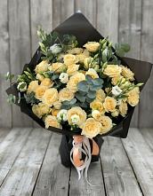 Букет цветов из:  Розы и Лизиантусы в Калининской Краснодарского края