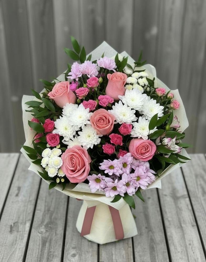 Букет цветов из: Альстромерии, Гвоздики, Розы и Хризантемы в Калининской Краснодарского края