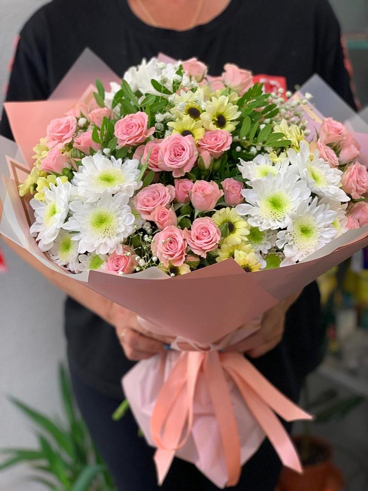 Букет цветов из: Розы и Хризантемы в Калининской Краснодарского края