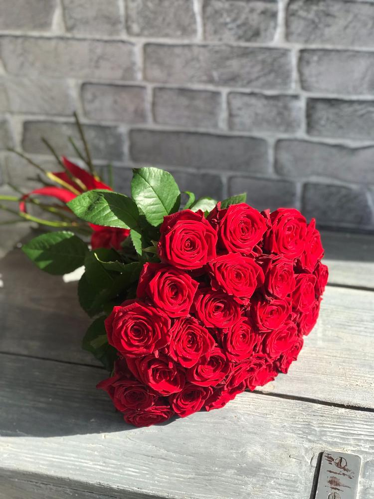 Букет Красные розы Фридом в Калининской Краснодарского края