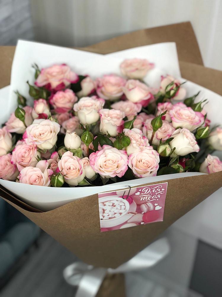 Букет цветов из: Розы в Калининской Краснодарского края