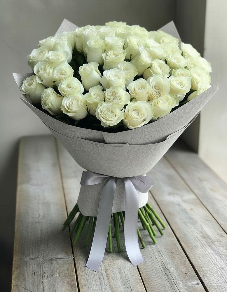 Букет 35 Белых роз в Калининской Краснодарского края
