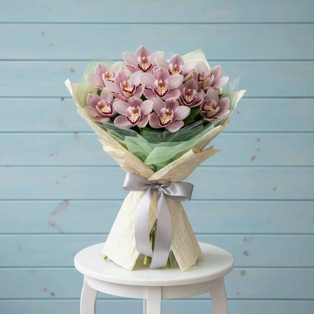 Букет цветов из: Орхидеи и Розы в Калининской Краснодарского края