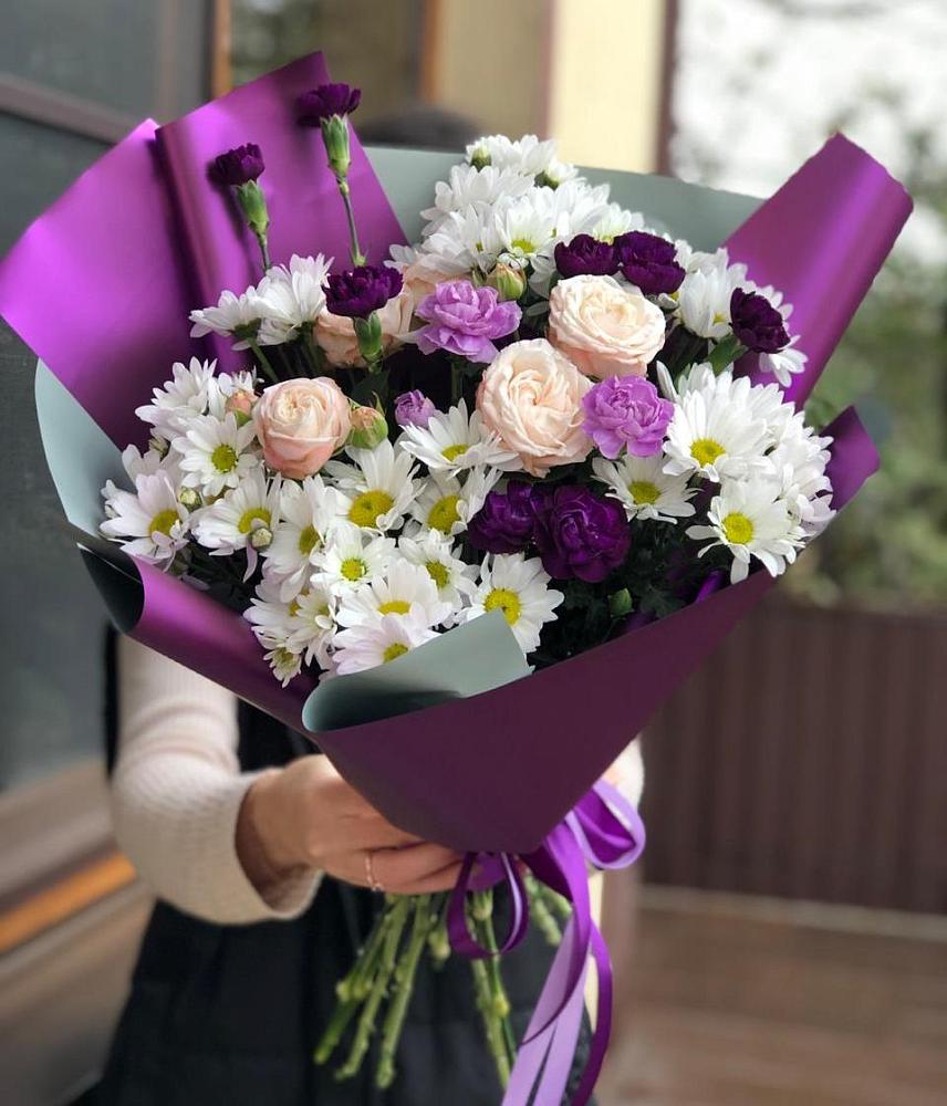 Букет цветов из: Хризантемы, Гвоздики и Розы в Калининской Краснодарского края