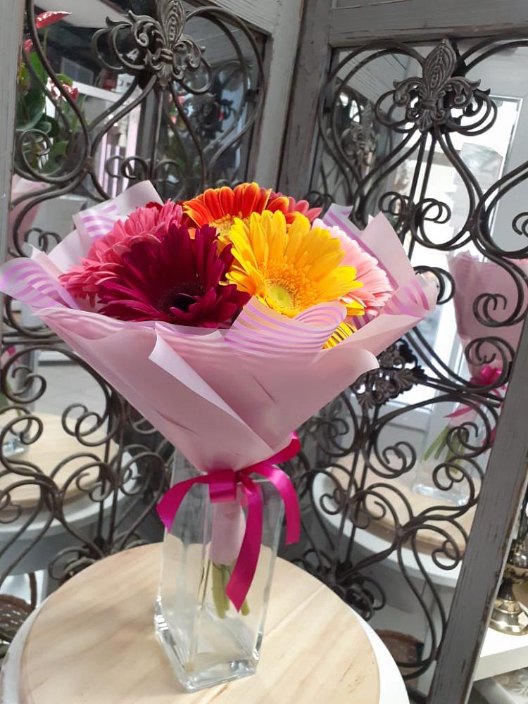 Букет цветов из: Герберы в Калининской Краснодарского края