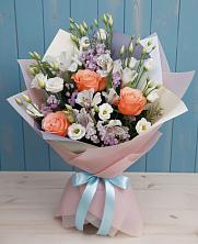 Букет цветов из:  Лизиантусы, Розы, Альстромерии и Гипсофила в Калининской Краснодарского края