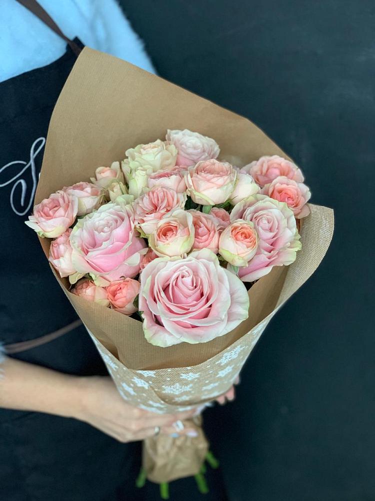 Букет цветов из: Хризантемы и Розы в Калининской Краснодарского края