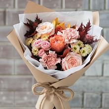 Букет цветов из:  Гвоздики, Хризантемы и Розы в Калининской Краснодарского края
