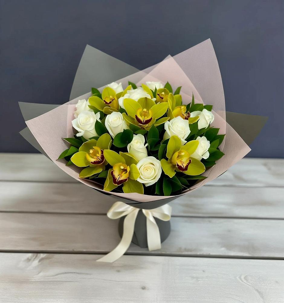 Букет цветов из: Орхидеи и Розы в Калининской Краснодарского края