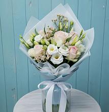 Букет цветов из:  Розы и Лизиантусы в Калининской Краснодарского края