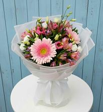 Букет цветов из:  Герберы, Альстромерии и Лизиантусы #REPLACE_PRED# Калининской Краснодарского края